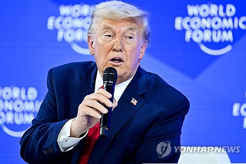 트럼프 "하마스 무장해제 않으면 매우 빨리 박살날 것" 1 PAF20260122002501009 P2