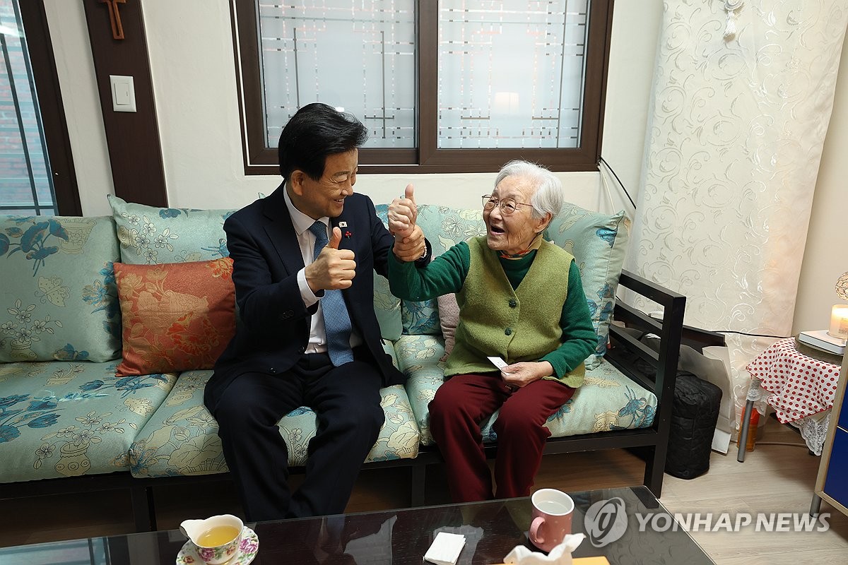 정부 "남북관계 진전시 이산가족 전면적 생사확인 우선 추진" 5 PYH2025122412520001300 P4