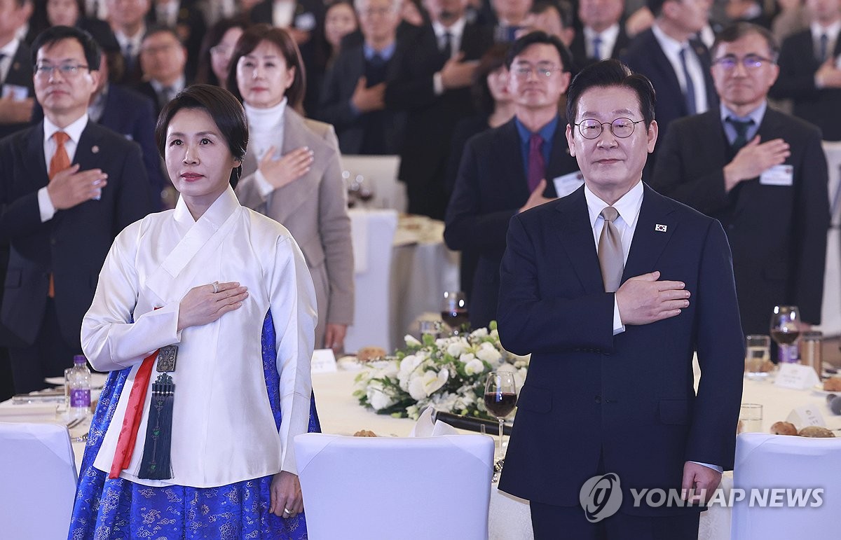 李대통령 "中, 한반도 평화 파트너…미세먼지 걱정 거의 없어져"(종합) 2 PYH2026010409320001300 P4