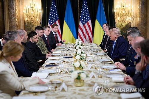 "우크라-서방, 러시아 휴전 위반시 유럽군 파병 합의" 1 AKR20260203158400009 01 i