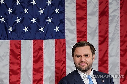 美부통령 "이란 최고지도자, '핵무기 보유 불가' 원칙 수용해야" 1 AKR20260226003100071 01 i