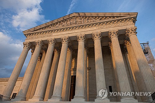 '상호관세 돌려달라' 소송 봇물…로레알·다이슨도 합류 1 PRU20260222149101009 P2