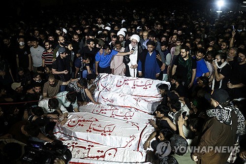 파키스탄 전역 친이란 시위…사망자 최소 23명으로 증가 1 PRU20260302202701009 P2