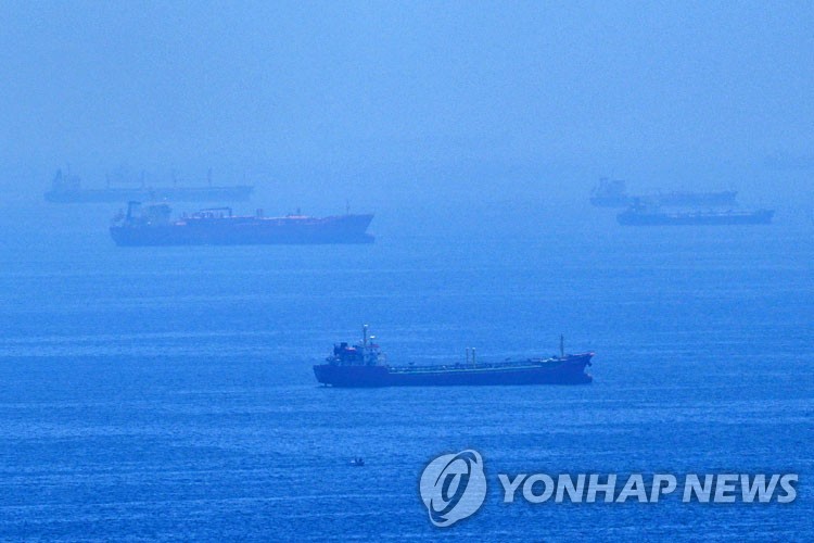 트럼프, 핵 합의 전까지 호르무즈 해상봉쇄 유지…공습·지상군 옵션 검토 1 PCM20260419000001990 P4