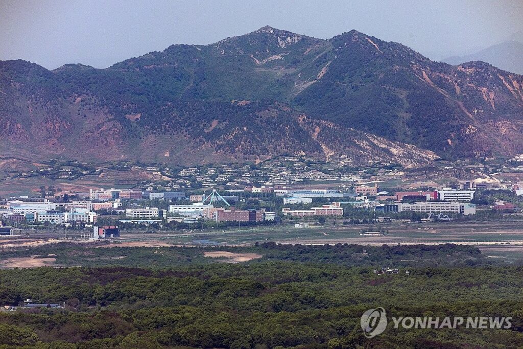 북한은 적인가, 대화 상대인가…국방백서 문구 놓고 정부 내 시각차 1 PYH2026050810160006000 P4