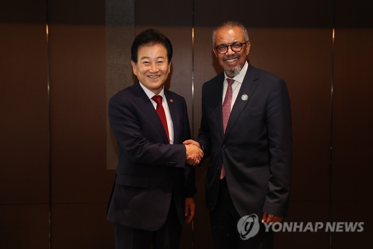 정동영 통일부 장관과 테워드로스 WHO 사무총장의 면담 모습.