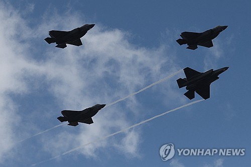 이스라엘 군용기 수십대 이란 국경까지 비행…"반격 유도" 의혹 1 비행 중인 이스라엘 공군 F-35 전투기.