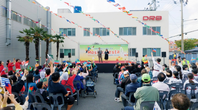 부산 금정 다문화 축제 ‘Mosaic Festa 2nd : 교류’에 500여 명 참여 1 부산 금정구 다문화 축제 Mosaic Festa 2nd 교류 행사 현장
